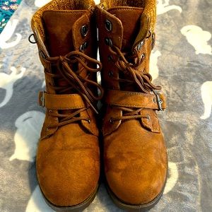 Gently used Olivia & Kate winter boots